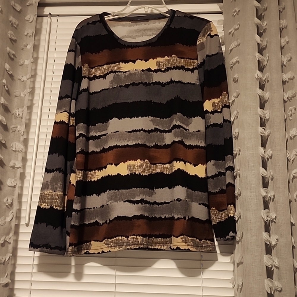 Long sleeve multicolor shirt